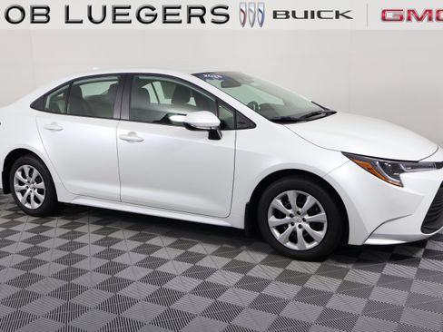 Used 2026 Toyota Corolla LE FWD image 2