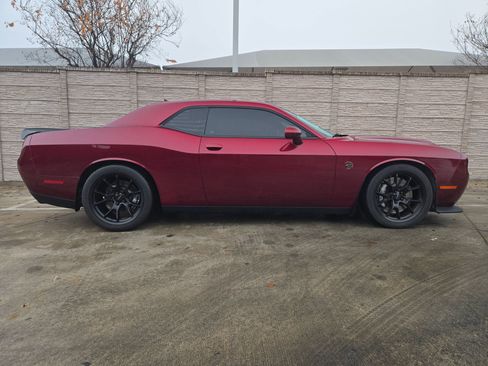 Used 2021 Dodge Challenger SRT Hellcat Redeye image 2