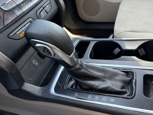 Used 2019 Ford Escape SE image 38