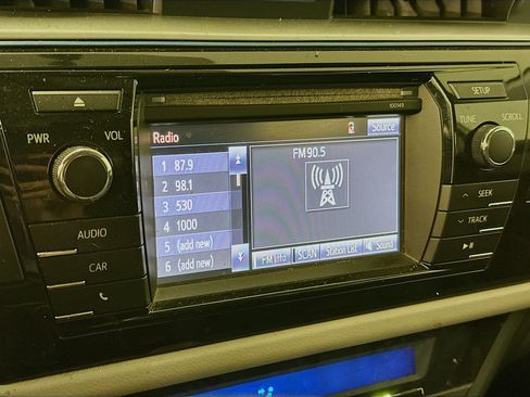 Used 2015 Toyota Corolla LE FWD image 21