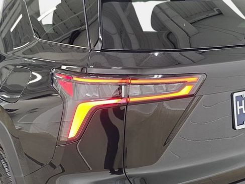 Used 2025 Chevrolet Equinox LT w/ Midnight Edition image 33