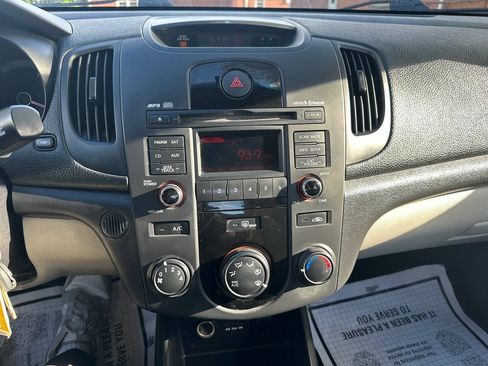 Used 2013 Kia Forte LX FWD image 14