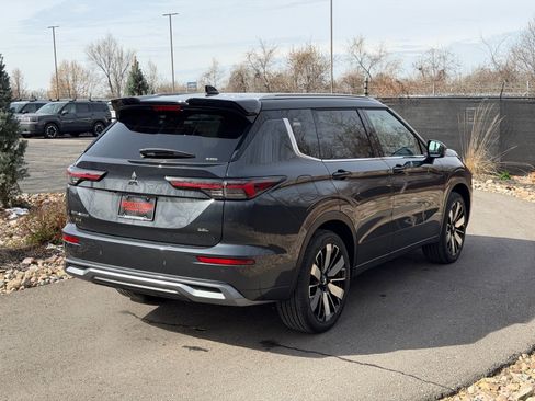 New 2026 Mitsubishi Outlander SEL image 5