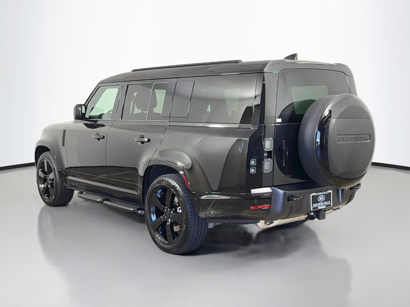 New 2026 Land Rover Defender 130 X-Dynamic SE AWD/4WD image 3