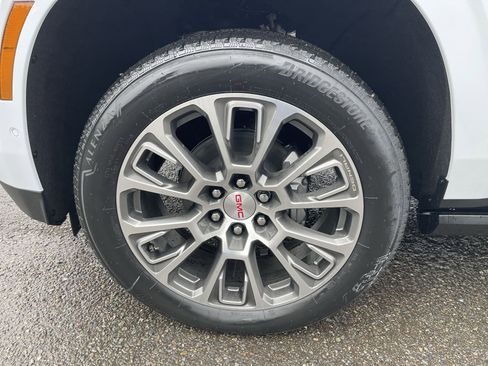 New 2026 GMC Yukon XL Denali w/ Denali Reserve Package image 70