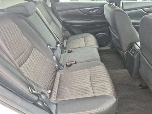Used 2018 Nissan Rogue S FWD image 25