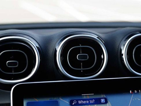 Used 2026 Mercedes-Benz GLC 300 4MATIC image 30