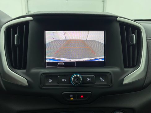 Used 2024 GMC Terrain SLE FWD image 3