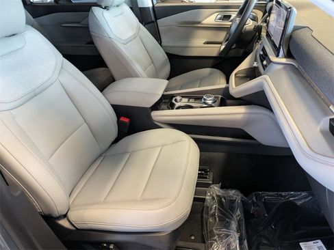 New 2026 Ford Explorer Active w/ Active Comfort Package image 20