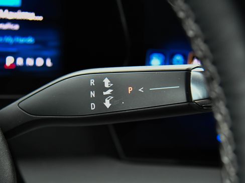 Used 2024 Chevrolet Traverse LT image 37