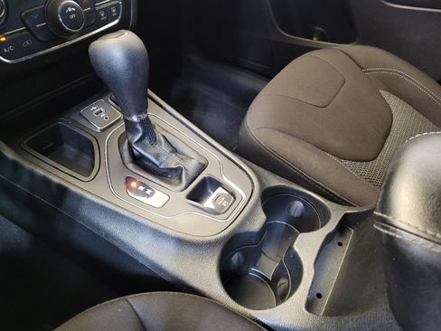 Used 2020 Jeep Cherokee Latitude image 26