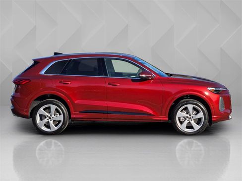 New 2025 Audi Q5 Premium Plus image 7