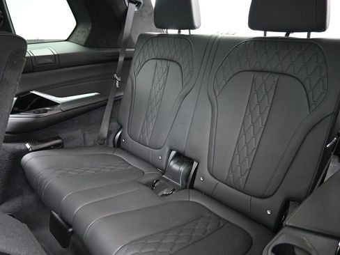 Used 2025 BMW X7 M60i image 18