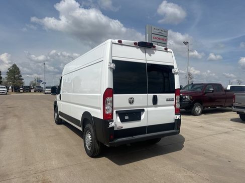 New 2025 RAM ProMaster 2500 w/ Convenience Group FWD image 3