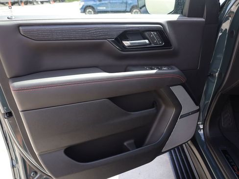New 2026 GMC Yukon AT4 Ultimate AWD/4WD image 10