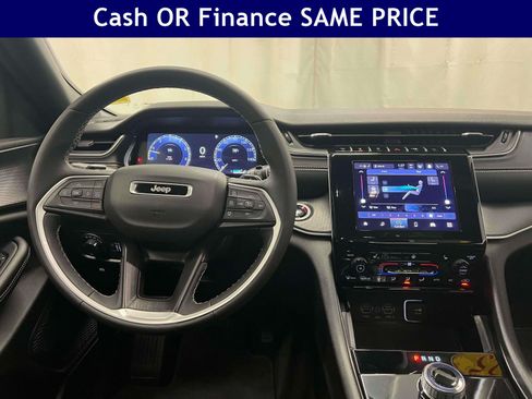 Used 2025 Jeep Grand Cherokee L Altitude AWD/4WD image 15