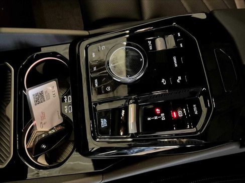 Used 2026 BMW i5 eDrive40 w/ Premium Package image 7