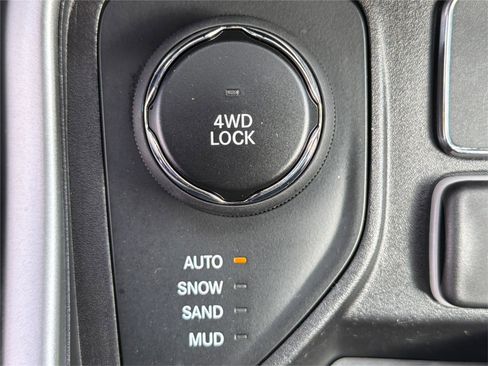 Used 2020 Jeep Compass Latitude image 34