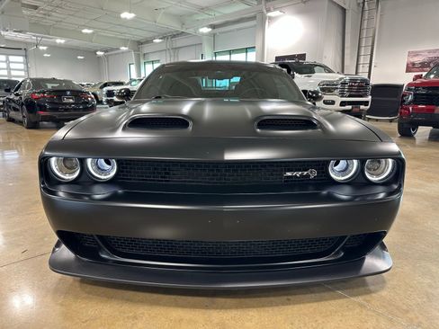 Used 2023 Dodge Challenger SRT Hellcat RWD image 2
