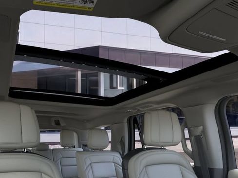 New 2026 Lincoln Navigator Reserve w/ Jet Appearance Package AWD/4WD image 22