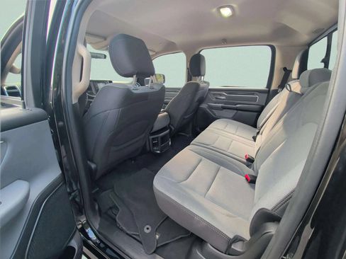 Used 2019 RAM 1500 Big Horn RWD image 32