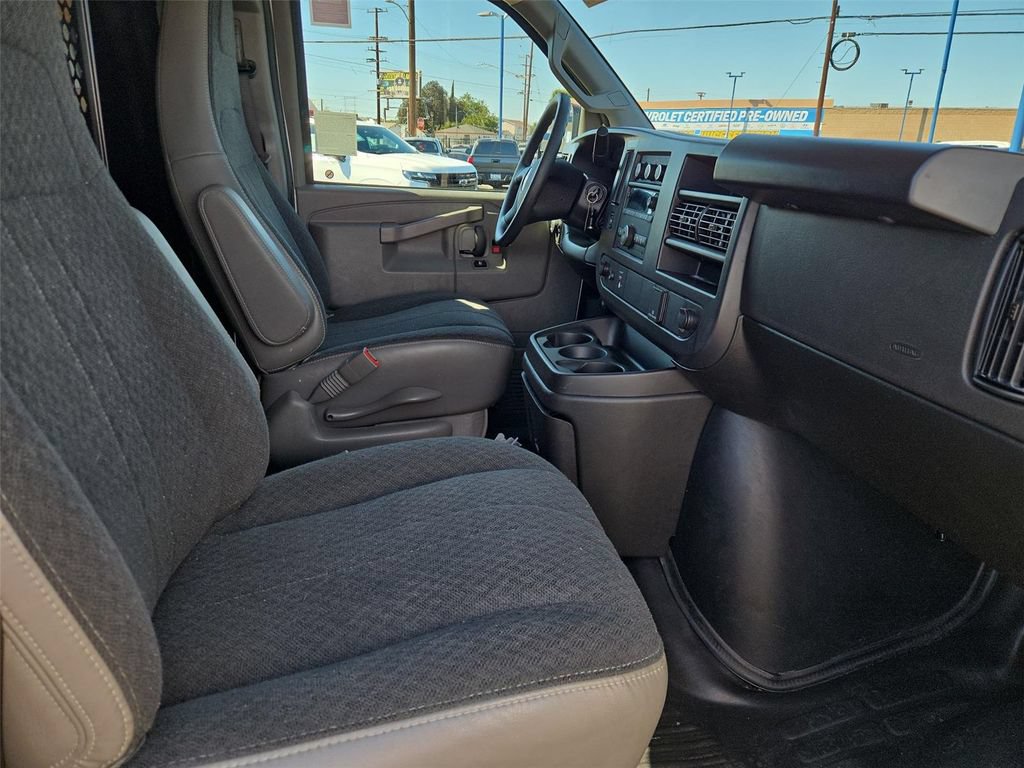 Used 2025 Chevrolet Express 2500 w/ Driver Convenience Package RWD image 16