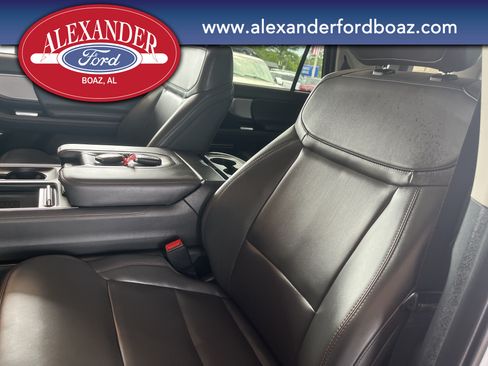 Used 2025 Ford Expedition Active AWD/4WD image 13