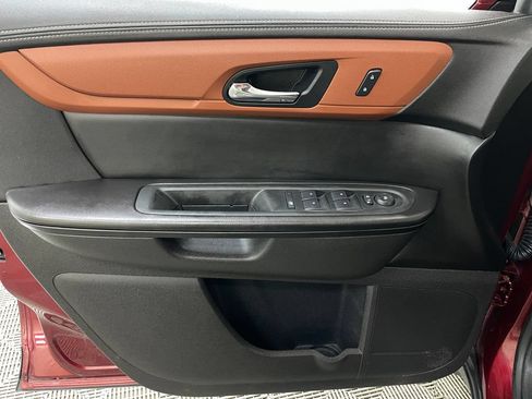 Used 2017 Chevrolet Traverse LT w/ Style and Technology Package AWD/4WD image 22
