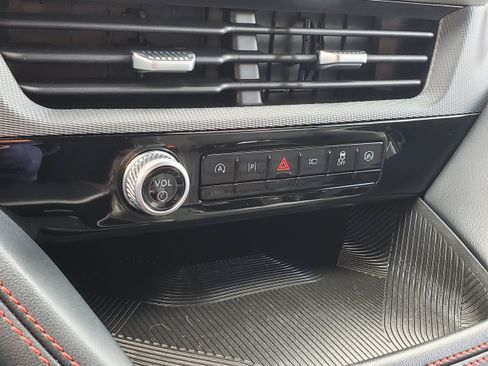 Used 2025 Ford Explorer ST-Line AWD/4WD image 22