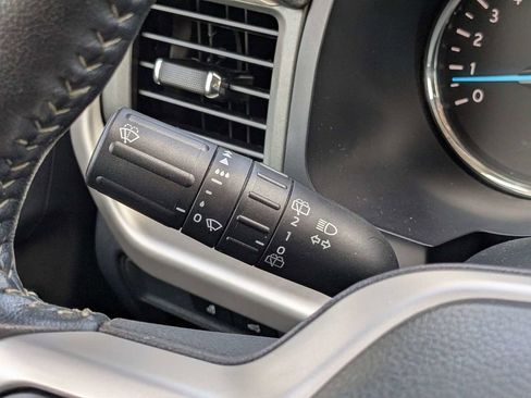 Used 2024 Ford Expedition XLT AWD/4WD image 25
