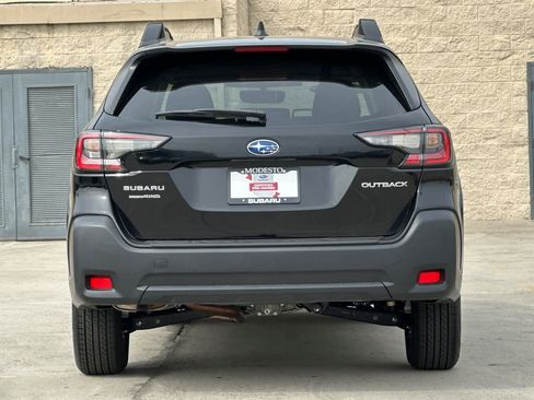 Certified 2025 Subaru Outback Premium image 4
