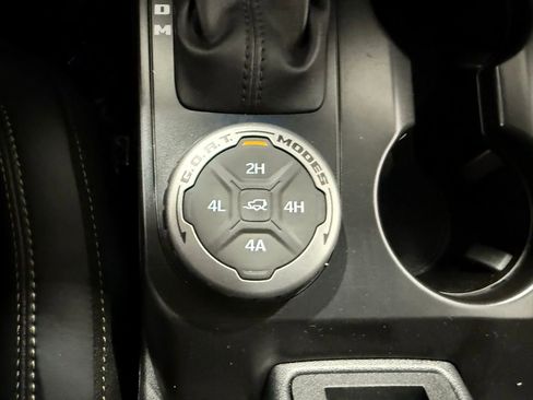 New 2025 Ford Bronco Badlands w/ Sasquatch Package image 39