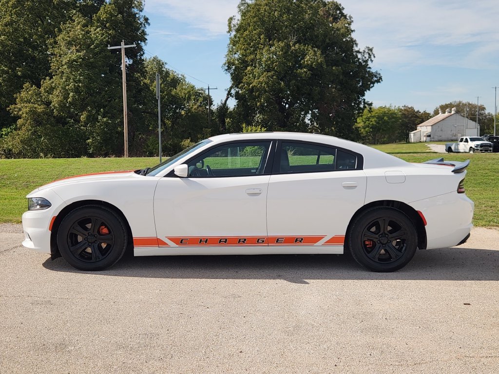 Used 2021 Dodge Charger SXT w/ Leather Interior Group RWD image 4