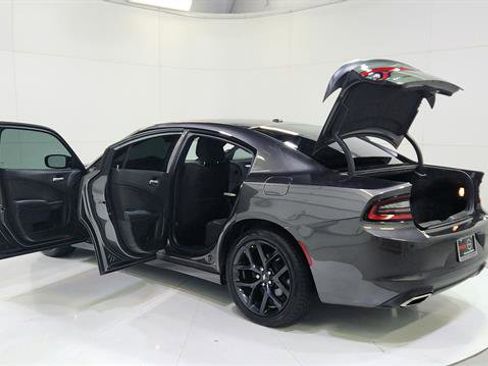 Used 2020 Dodge Charger SXT w/ Blacktop Package image 31