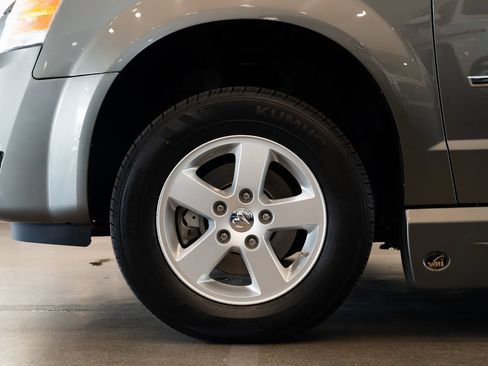 Used 2010 Dodge Grand Caravan SXT FWD image 7