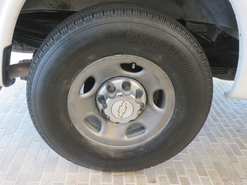 Used 2018 Chevrolet Express 3500 LT w/ LT Preferred Equipment Group RWD image 9