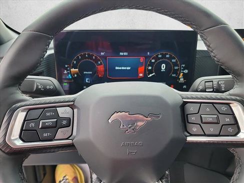 Used 2025 Ford Mustang Coupe image 18