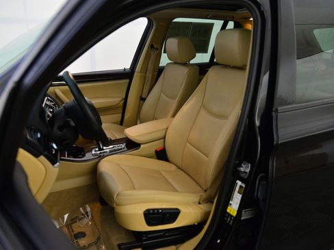 Used 2016 BMW X3 xDrive28i image 4