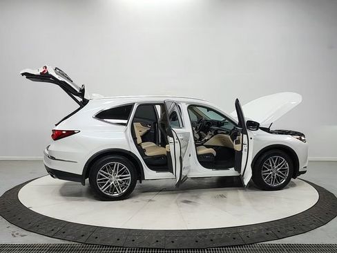 Used 2022 Acura MDX SH-AWD w/ Advance Package image 16