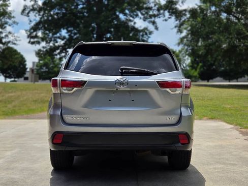 Used 2016 Toyota Highlander XLE FWD image 6