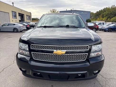 Used 2013 Chevrolet Suburban LTZ image 2