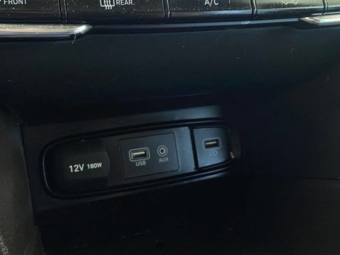 Used 2019 Hyundai Santa Fe SE AWD/4WD image 25