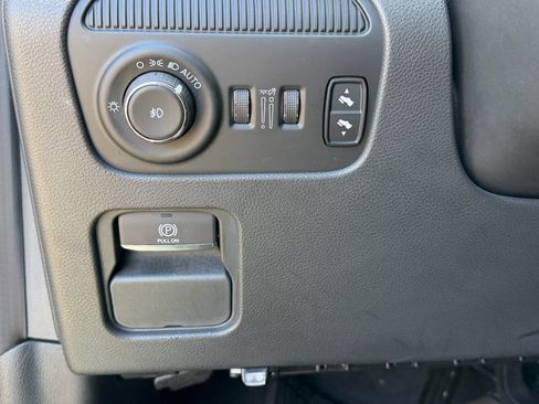 Used 2023 Jeep Wagoneer Series II RWD image 12