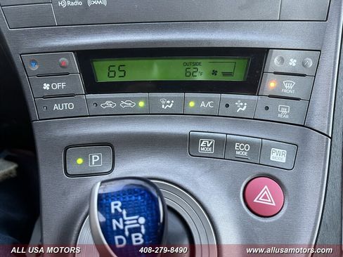 Used 2013 Toyota Prius Three w/ Solar Roof Pkg image 37