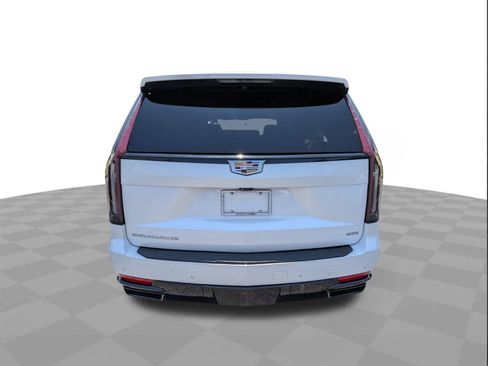 Certified 2023 Cadillac Escalade ESV Sport w/ Touring Package AWD/4WD image 5