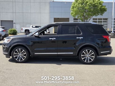 Used 2018 Ford Explorer Platinum AWD/4WD image 2