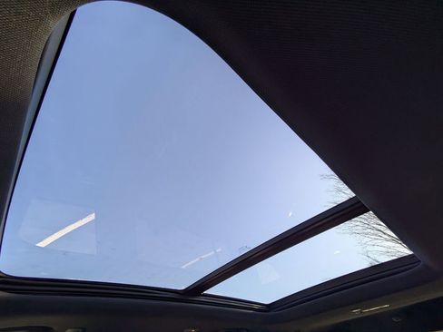 Used 2024 Jeep Grand Cherokee L Limited w/ Luxury Tech Group II image 24