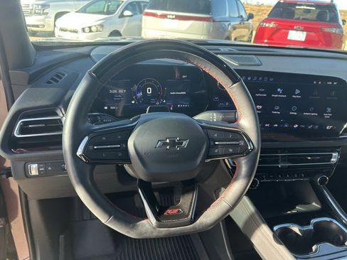 Used 2024 Chevrolet Traverse RS w/ LPO, Floor Liner Package image 5