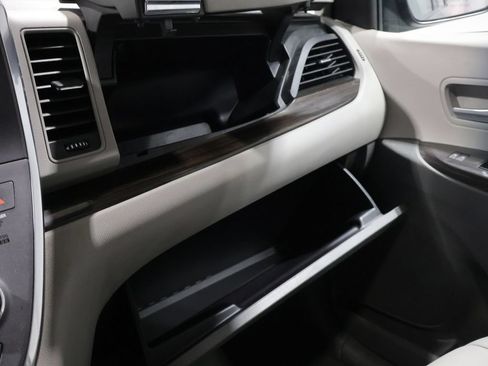Used 2015 Toyota Sienna XLE AWD/4WD image 28