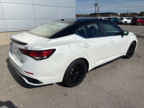 New 2025 Nissan Sentra SR w/ Midnight Edition image 3